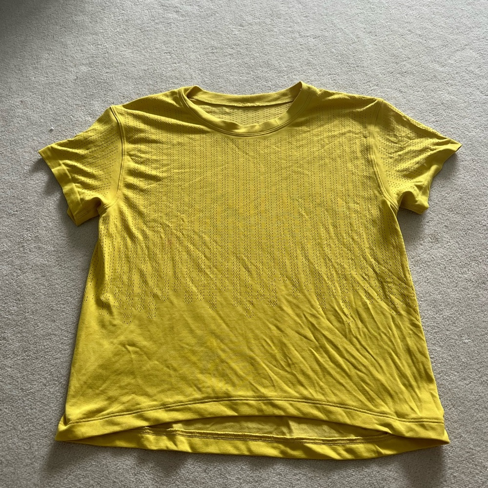 Lululemon cropped short sleeve top